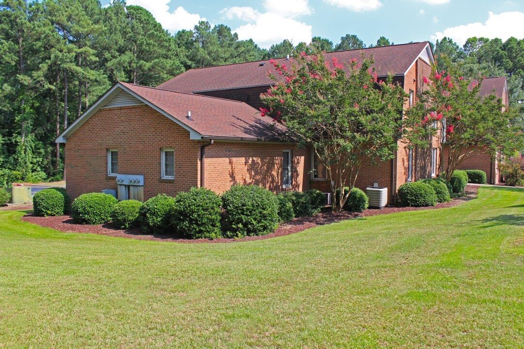 Oak Grove Apartments in Fuquay Varina, NC - Building Photo