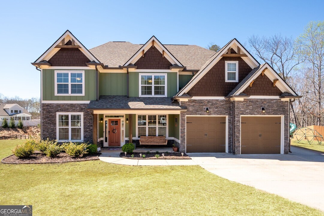 8 Westview Ct in Cartersville, GA - Building Photo