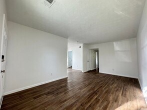 2079 Laverne Ct in Lexington, KY - Building Photo - Building Photo