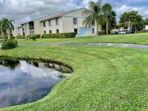1115 Green Pine Blvd in West Palm Beach, FL - Building Photo - Building Photo