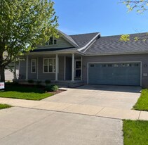 8845 Red Beryl Dr in Middleton, WI - Building Photo