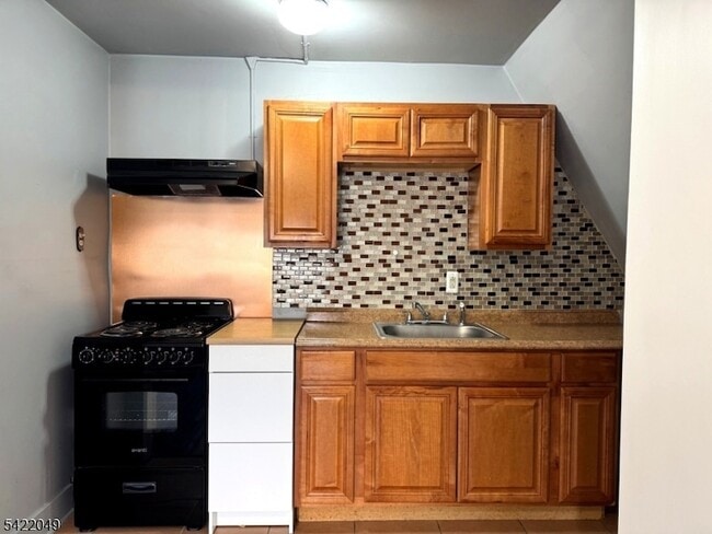 19 N 7th St, Unit 3 in Newark, NJ - Building Photo - Building Photo