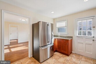9405 Corsica Dr in Bethesda, MD - Building Photo - Building Photo