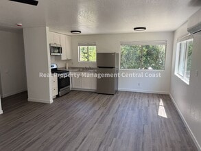 6910 Marchant Ave in Atascadero, CA - Building Photo - Building Photo