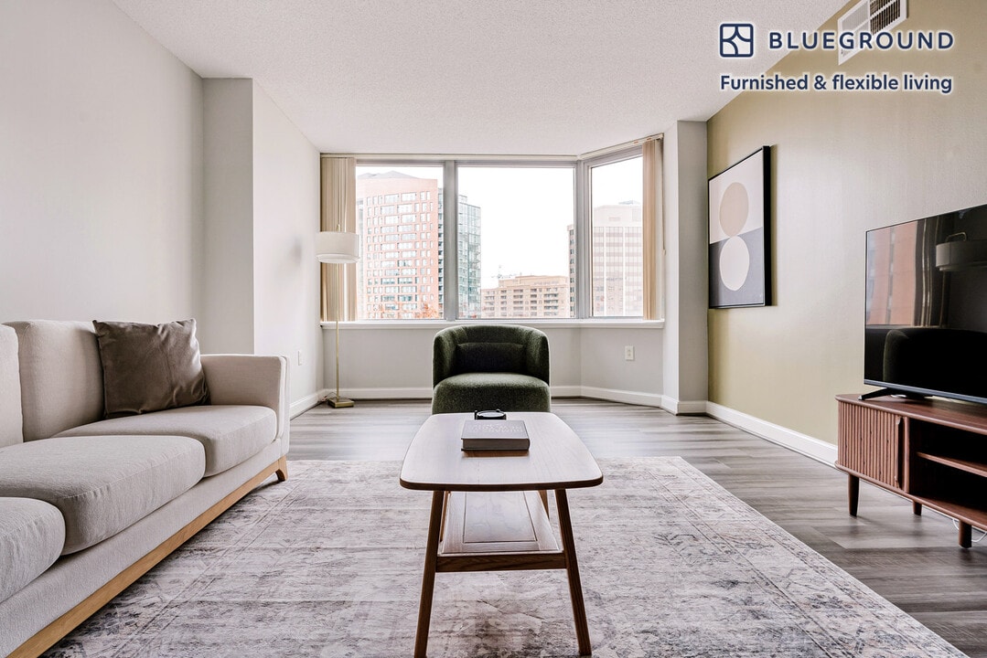 4835 Cordell Ave in Bethesda, MD - Foto de edificio