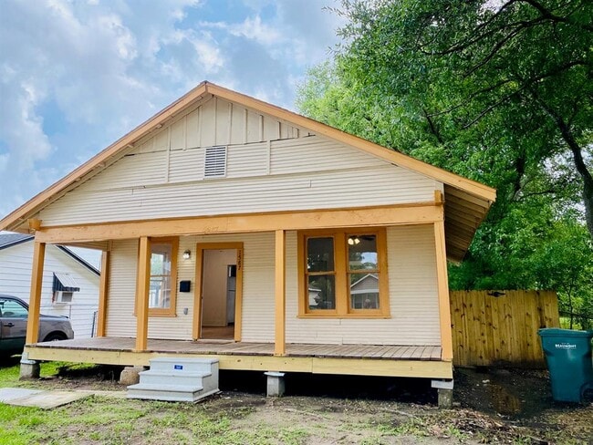 1587 Euclid St in Beaumont, TX - Building Photo - Building Photo
