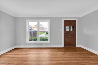 5255 E 115th St in Garfield Heights, OH - Building Photo - Building Photo