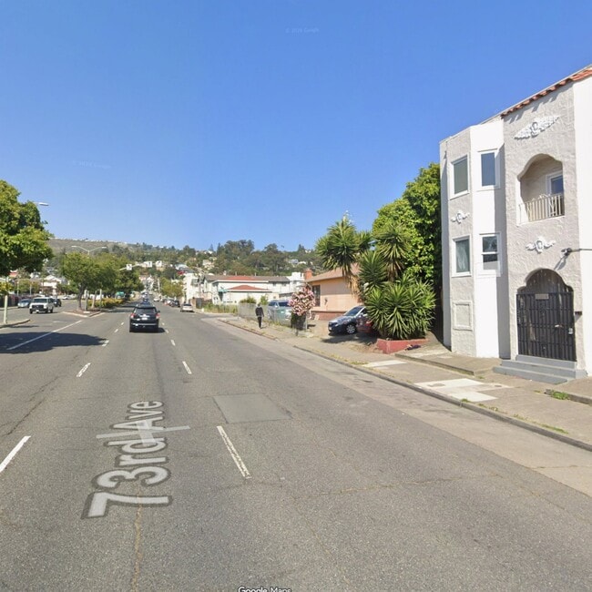 2684 73rd Ave, Unit Apt 2 in Oakland, CA - Building Photo - Building Photo