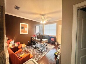 7893 Morven Park in Irving, TX - Foto de edificio - Building Photo