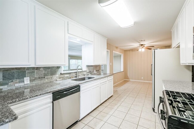 property at 4837 Hummingbird St
