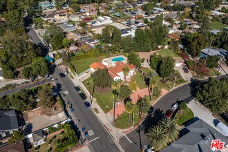 10440 Johanna Ave in Los Angeles, CA - Building Photo - Building Photo