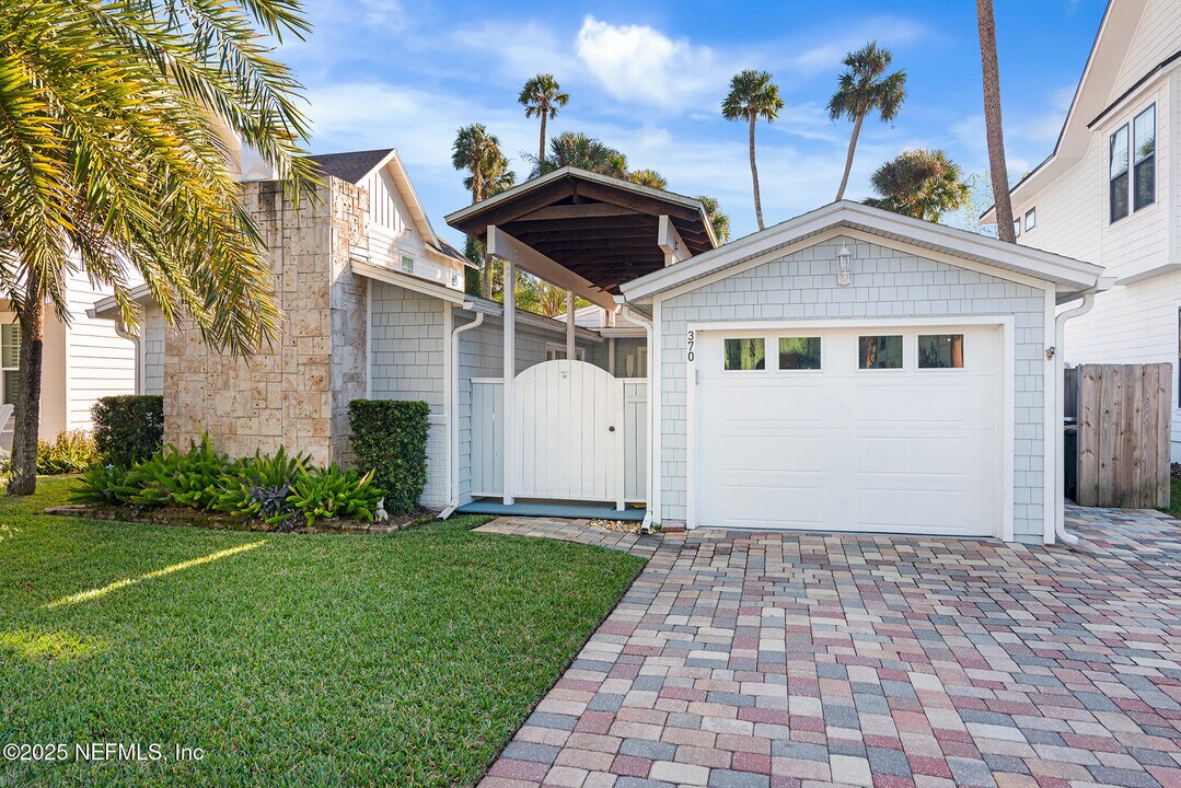 370 10th St in Atlantic Beach, FL - Building Photo