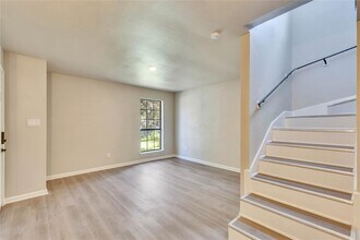 8511 Fathom Cir in Austin, TX - Building Photo - Building Photo