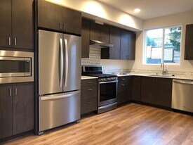 14311 Stone Ave N in Seattle, WA - Building Photo