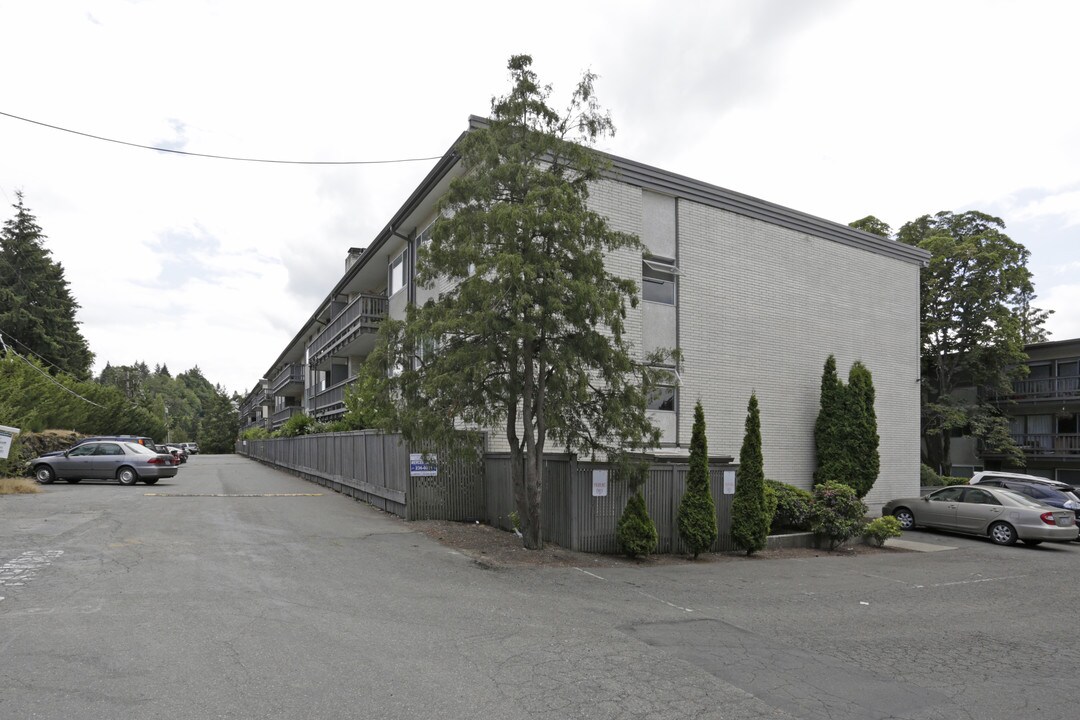 2500 81st Ave SE in Mercer Island, WA - Building Photo