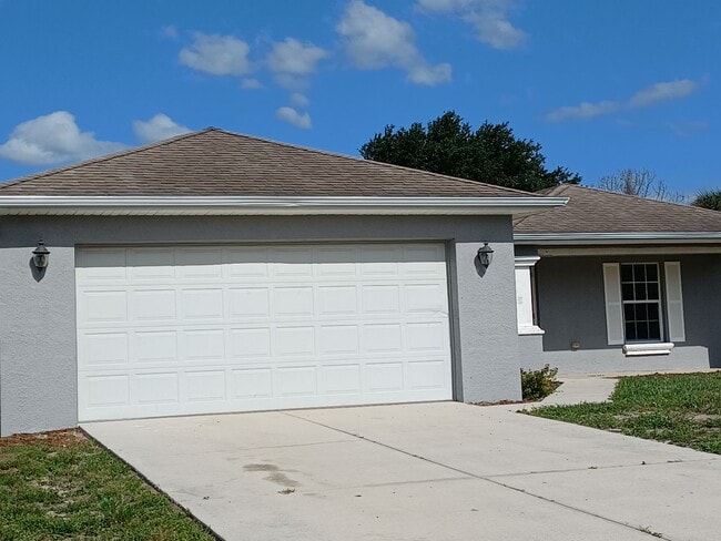 6142 Hester Ave in Ft. Myers, FL - Building Photo - Building Photo