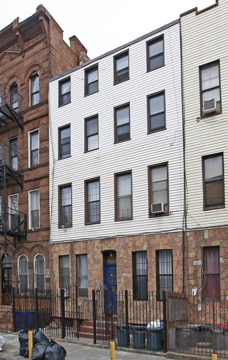 77 Jefferson St in Brooklyn, NY - Building Photo