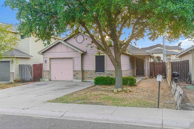 14119 Fawn Dr in Laredo, TX - Building Photo - Building Photo