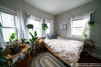 342 Centre St, Unit 1 in Boston, MA - Building Photo - Building Photo
