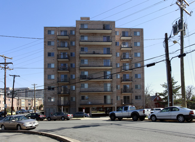 Barbee House in Arlington, VA - Building Photo - Building Photo