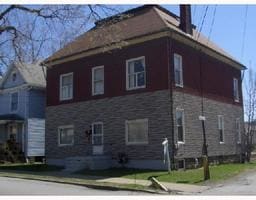 423 New Castle St in Butler, PA - Foto de edificio