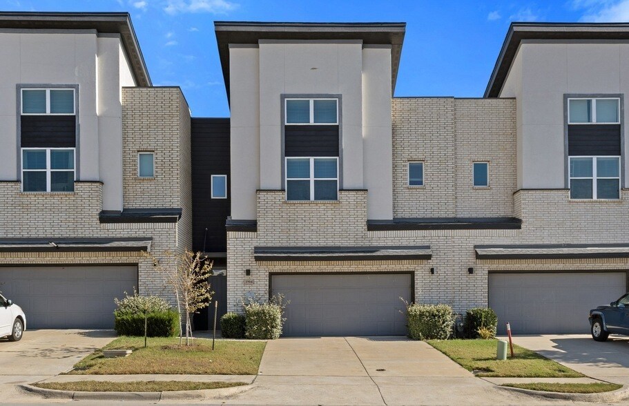 1904 Bethlehem St in Irving, TX - Building Photo