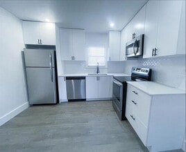 110 E 30th St in Austin, TX - Building Photo - Building Photo