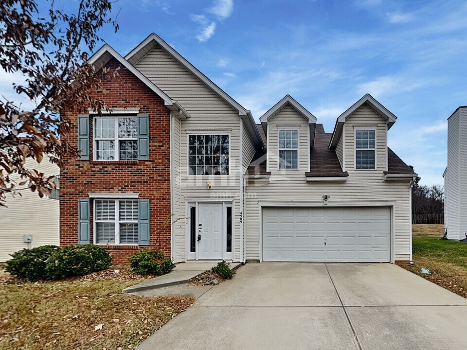 4509 Canipe Dr in Charlotte, NC - Foto de edificio