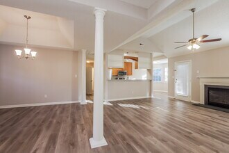 4020 River Falls Dr in Lowell, NC - Building Photo - Building Photo