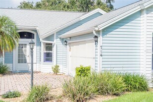 714 Bay Hill Ct in Lady Lake, FL - Building Photo