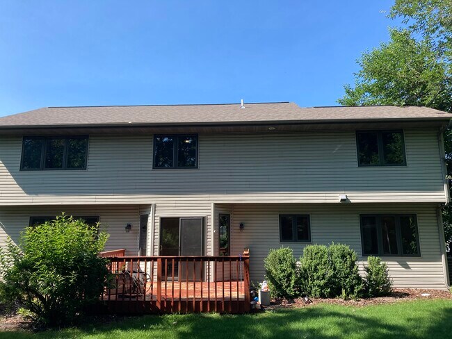 1815 Essex Dr in Sun Prairie, WI - Building Photo - Building Photo