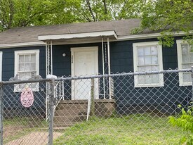 2824 Alexander Ave in Waco, TX - Building Photo