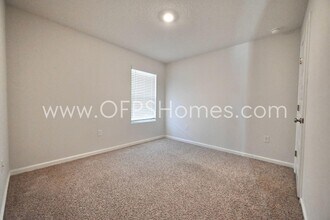 4664 Honor Guard Wy in Crestview, FL - Building Photo - Building Photo