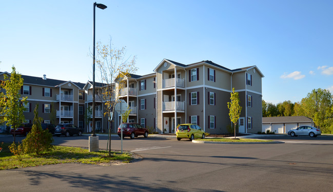 Connect55+ Auburn Senior Community 55+ in Auburn, NY - Foto de edificio - Building Photo