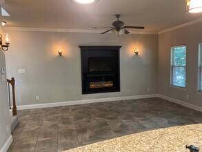 1003 Holden St in Glen Rose, TX - Building Photo - Building Photo