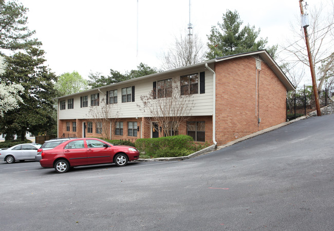 Royal Emory Apartments in Atlanta, GA - Building Photo - Building Photo