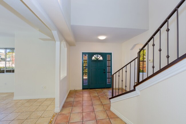 4521 Hollister Ave in Santa Barbara, CA - Building Photo - Building Photo