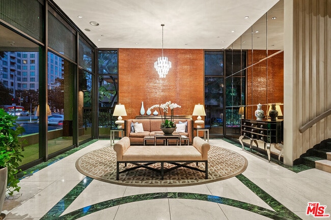 10750 Wilshire Blvd in Los Angeles, CA - Foto de edificio - Building Photo