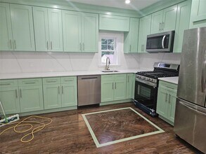 94 Briggs Ave in Yonkers, NY - Building Photo - Building Photo