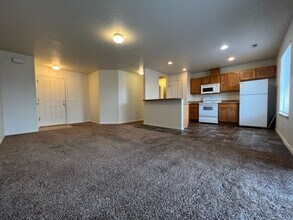 2944 W Marbeth Ct in Meridian, ID - Building Photo - Building Photo