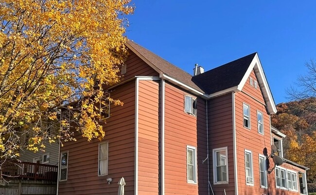 property at 27 Evans St