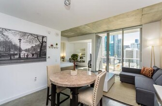 151 SE 1st St, Unit 1807 in Miami, FL - Building Photo - Building Photo