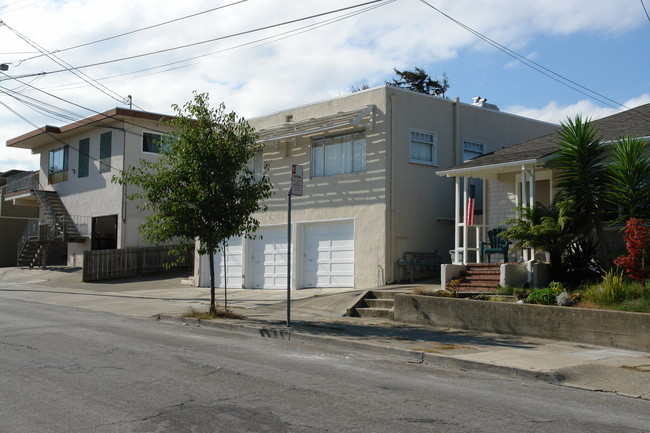 271-273 San Anselmo Ave in San Bruno, CA - Building Photo - Building Photo