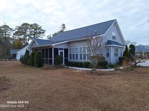 102 Cannery Row in Morehead City, NC - Building Photo - Building Photo