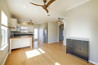 1194 Coleto St in Austin, TX - Building Photo - Building Photo