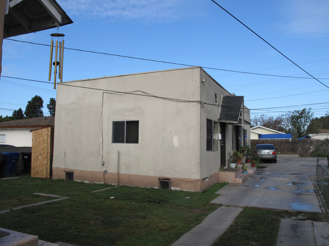 6919 Adamson Ave in Bell Gardens, CA - Building Photo - Building Photo