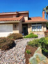 5078 Via Cinta in San Diego, CA - Building Photo