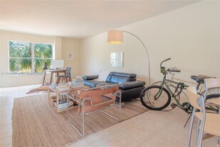1615 West Ave in Miami Beach, FL - Building Photo