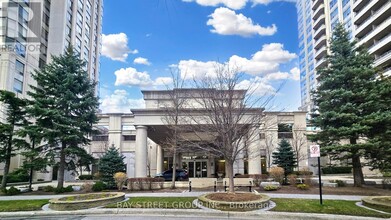 25-825 Kingsbridge Garden Cir in Mississauga, ON - Building Photo - Building Photo