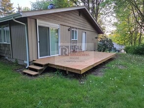 2416 Mitchell Ave NE in Olympia, WA - Foto de edificio - Building Photo